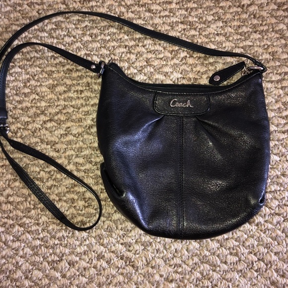 Handbags - Coach Crossbody